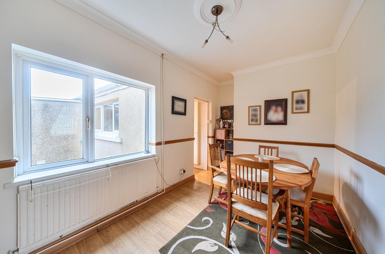 Heol Tregoning, Llanelli, SA15 2BD